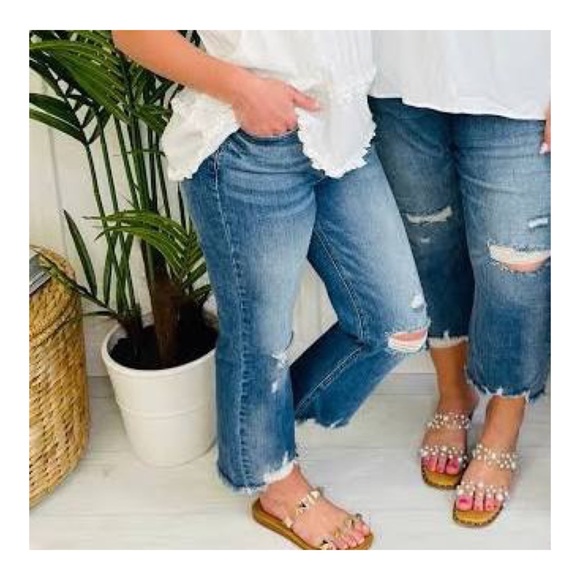 American Eagle Outfitters Denim - American Eagle Hi Rise Flare Crop Jeans